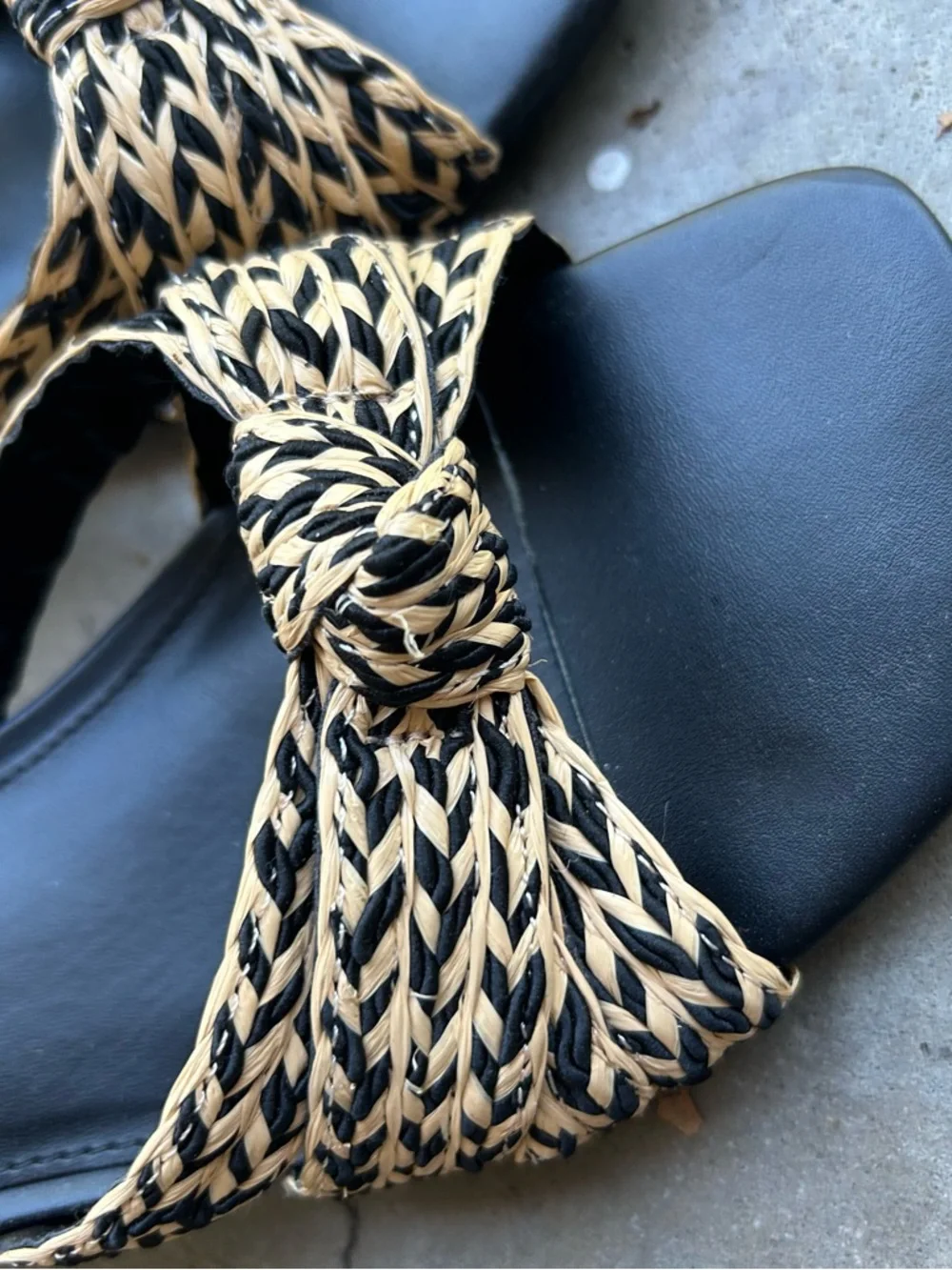 Universal Thread Heels - Picture 4 of 7